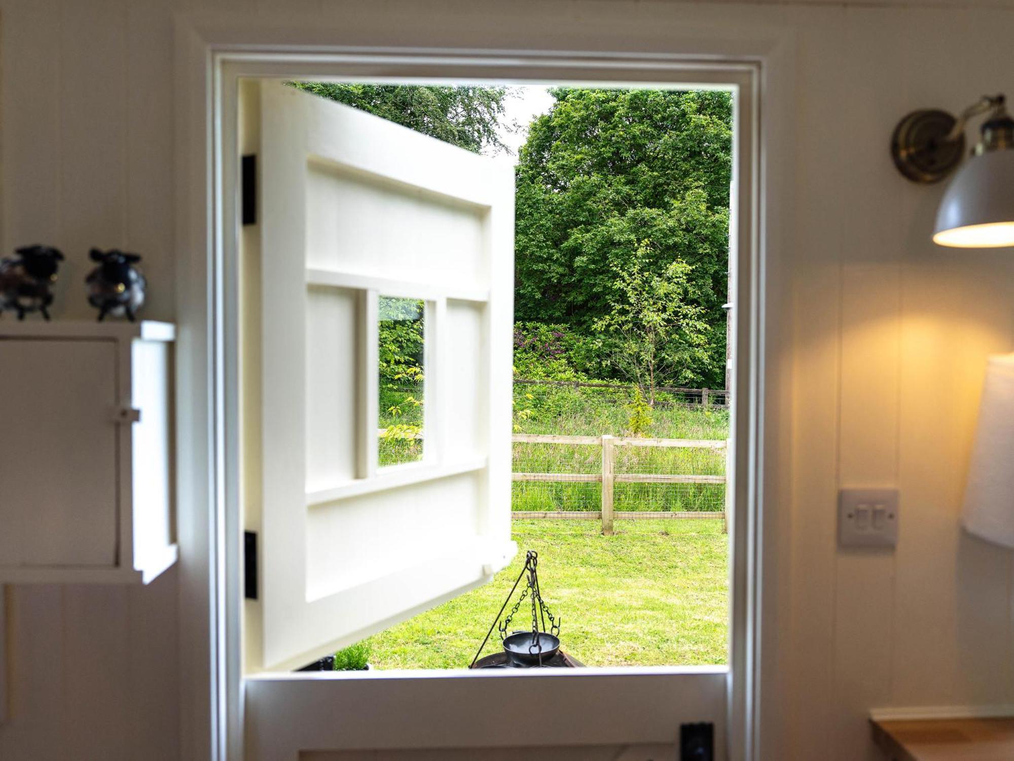 Bedwen Villa Llanarth  Exterior photo